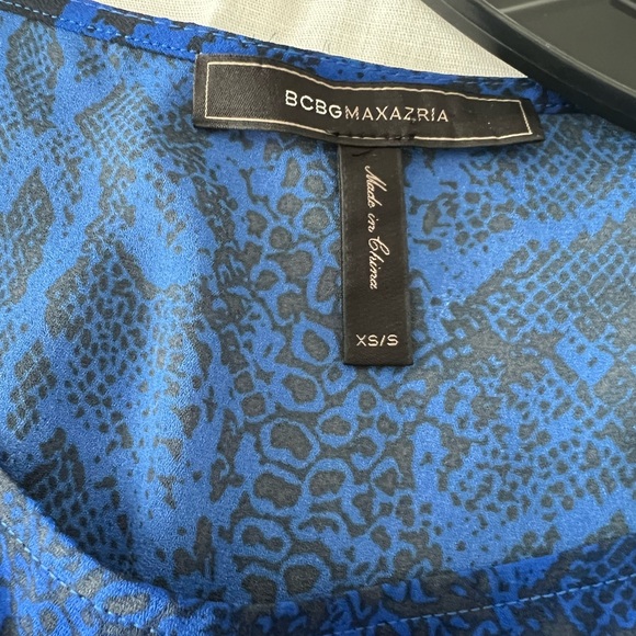 New BCBGMaxAzria Kei Scarf Print Poncho - Kimono Top - Picture 9 of 10